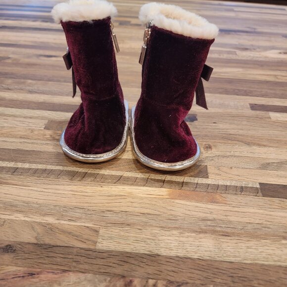 Michael Kors Baby Sweet Red Velvet & Faux Fur Booties - Picture 8 of 12